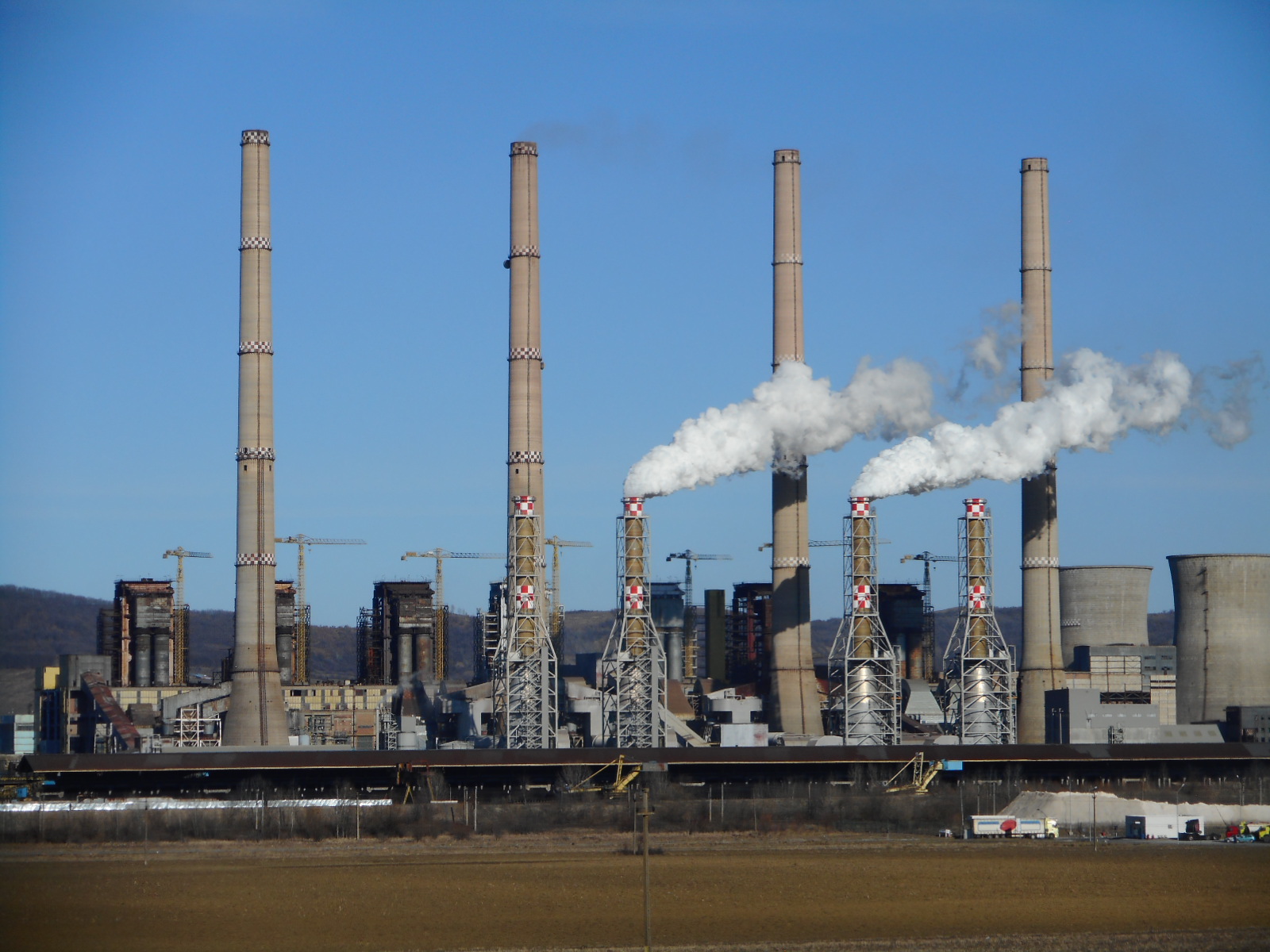 インパクト評価事例：ルーマニアの火力発電所事業を多面的に分析・評価